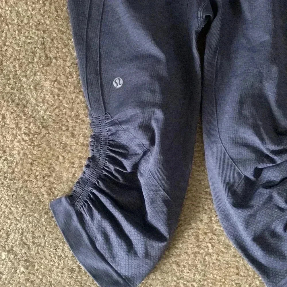 Lululemon In The Flow Crop II Size 6 - Picture 6 of 7